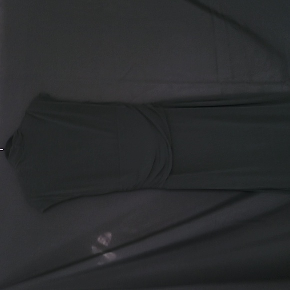 Elegant Black Draped Dress - Picture 3 of 4